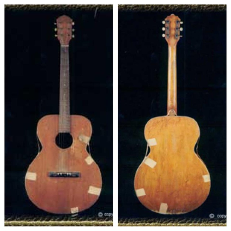 elvis-first-guitar-tupelo-hardware