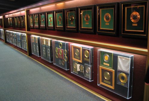 elvis-gold-records